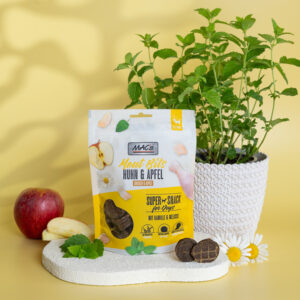 Alternative view of MACs Dog Meat Bits Huhn & Apfel 90g